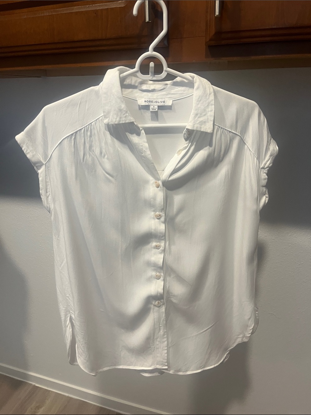 Rose & Olive White Short-Sleeve Button Blouse